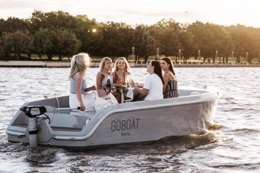 Go Boat - boat hire from Paddington and Canary Wharf - 10% residents discount